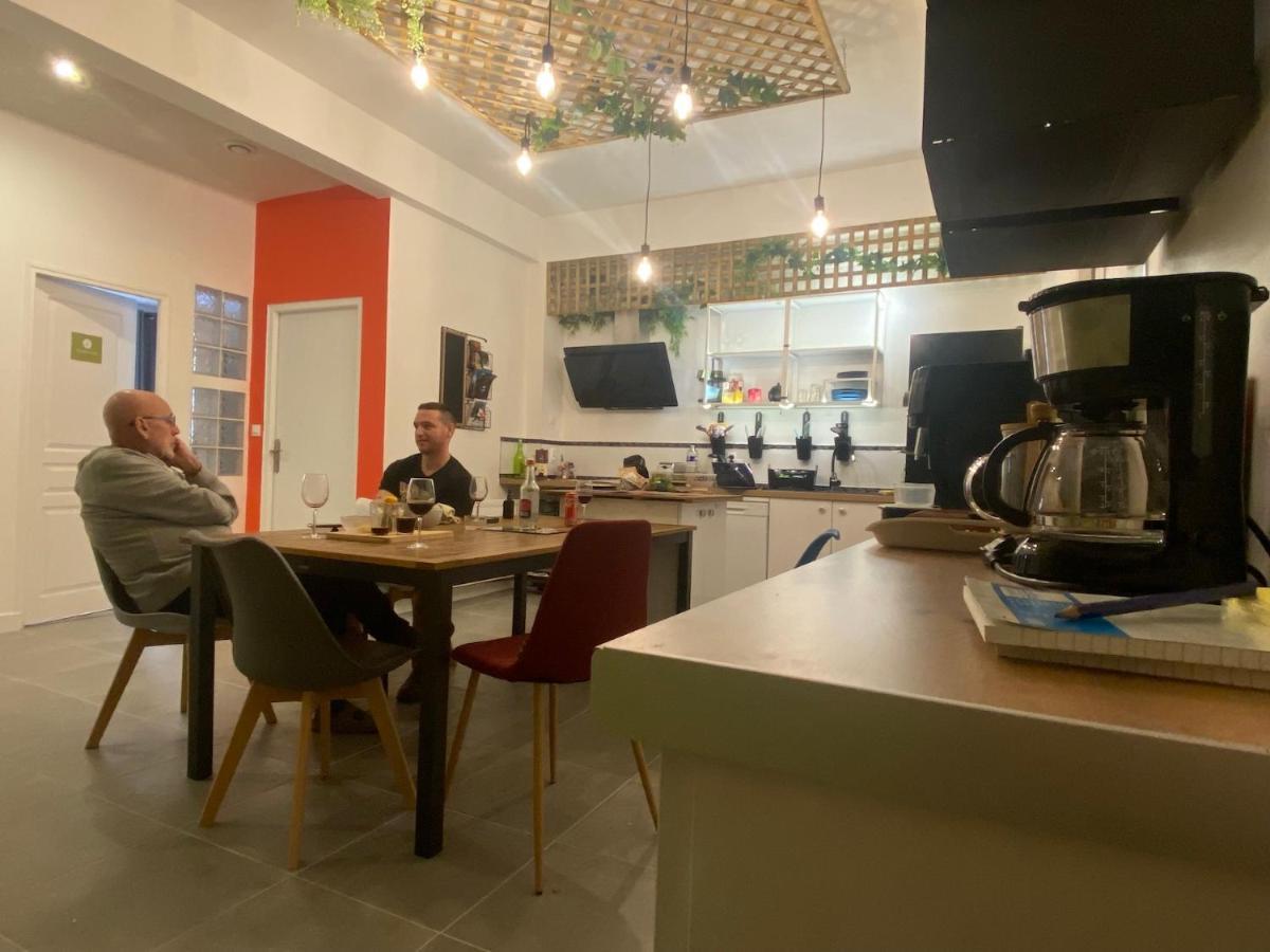 La Maison D'Angelique - Colocation Hoteliere A 150M Gare Tgv- Grande Cuisine Equipee & Salon - Fibre - Netflix Niort Bagian luar foto
