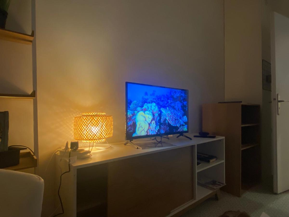 La Maison D'Angelique - Colocation Hoteliere A 150M Gare Tgv- Grande Cuisine Equipee & Salon - Fibre - Netflix Niort Bagian luar foto
