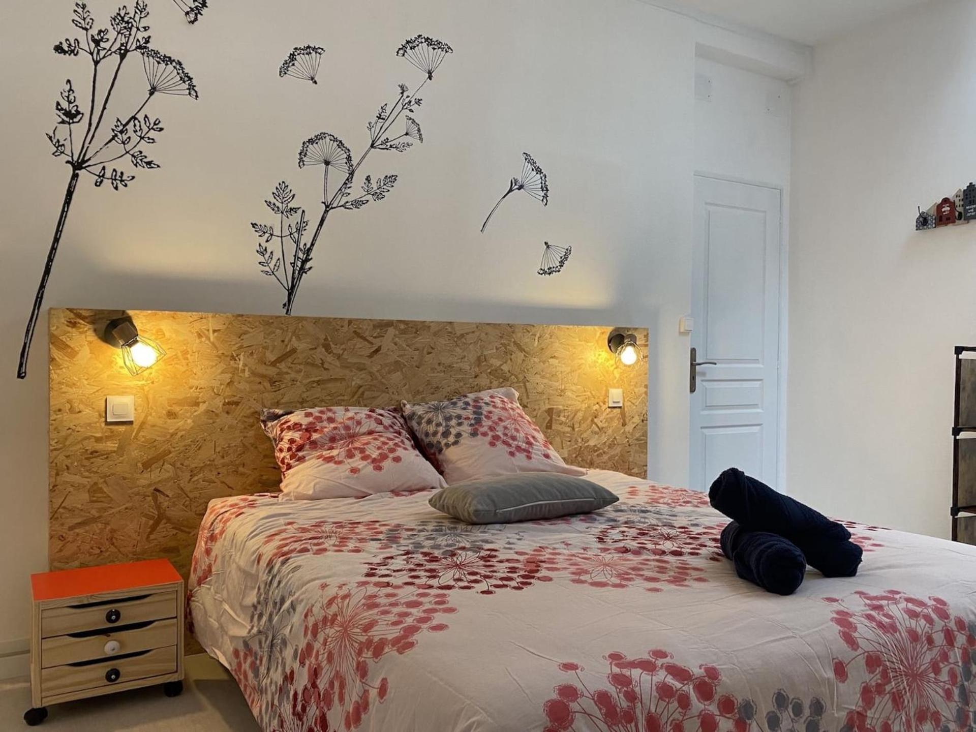 La Maison D'Angelique - Colocation Hoteliere A 150M Gare Tgv- Grande Cuisine Equipee & Salon - Fibre - Netflix Niort Bagian luar foto
