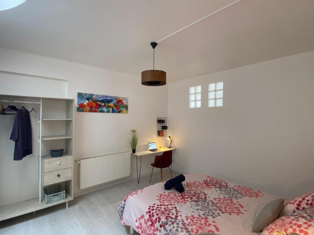 La Maison D'Angelique - Colocation Hoteliere A 150M Gare Tgv- Grande Cuisine Equipee & Salon - Fibre - Netflix Niort Bagian luar foto